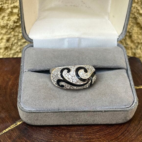 Vintage Crystal Rhinestone Dome Ring Sterling Silver Band Size 8 Sparkly Jewelry - Picture 4 of 10